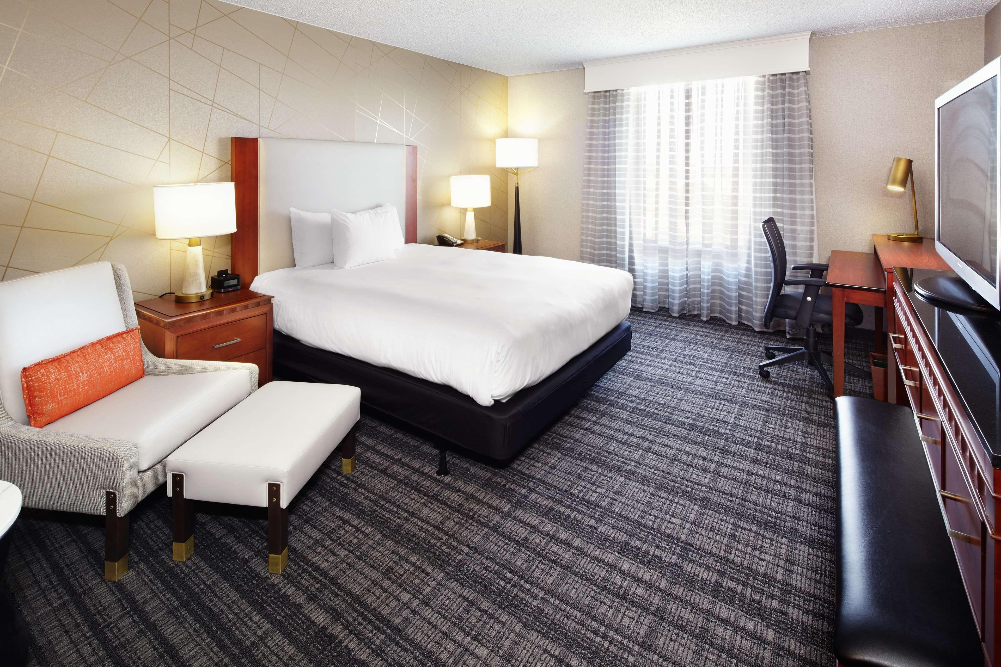 Doubletree By Hilton Dallas Near The Galleria Exterior photo