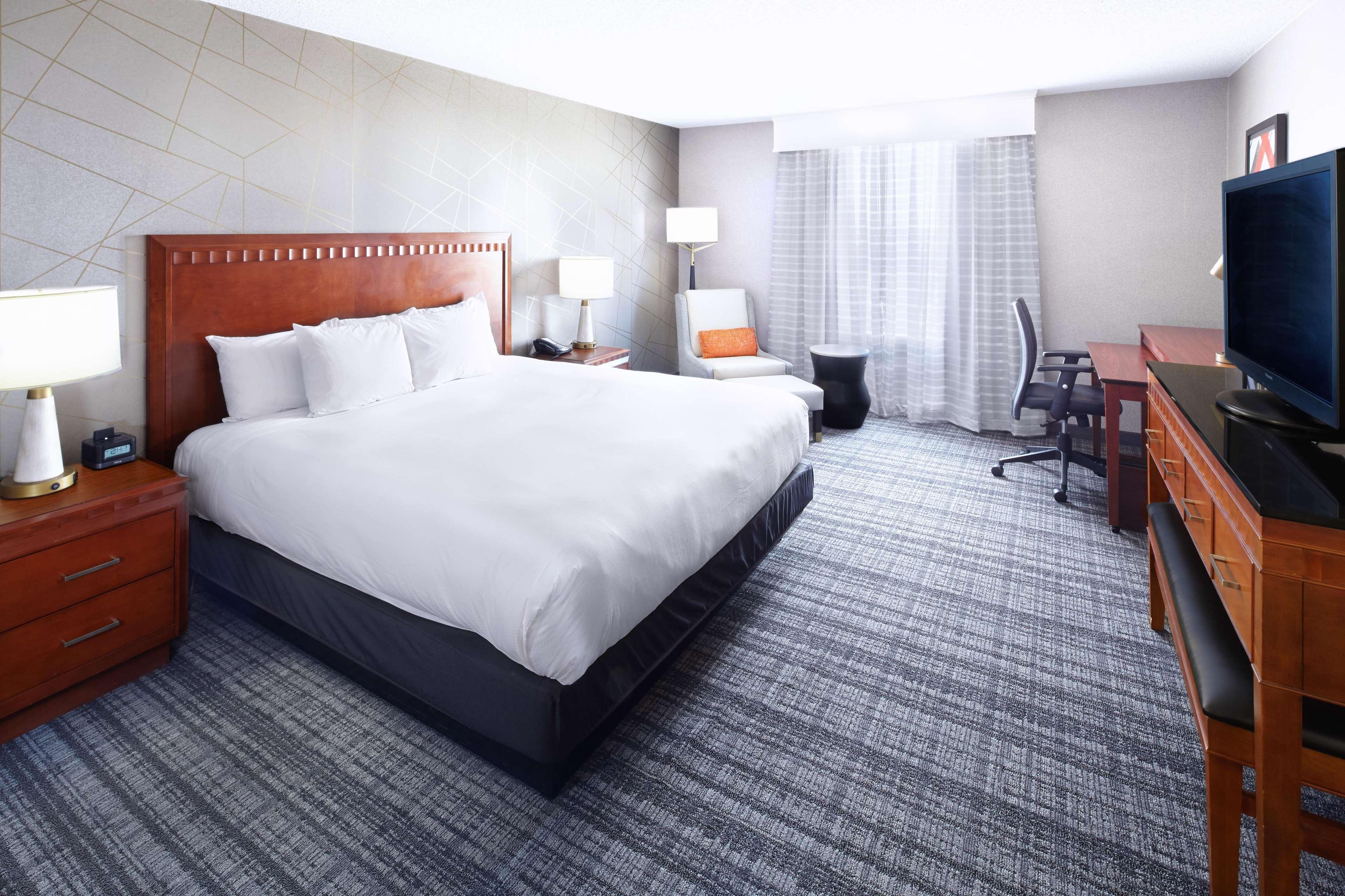 Doubletree By Hilton Dallas Near The Galleria Exterior photo