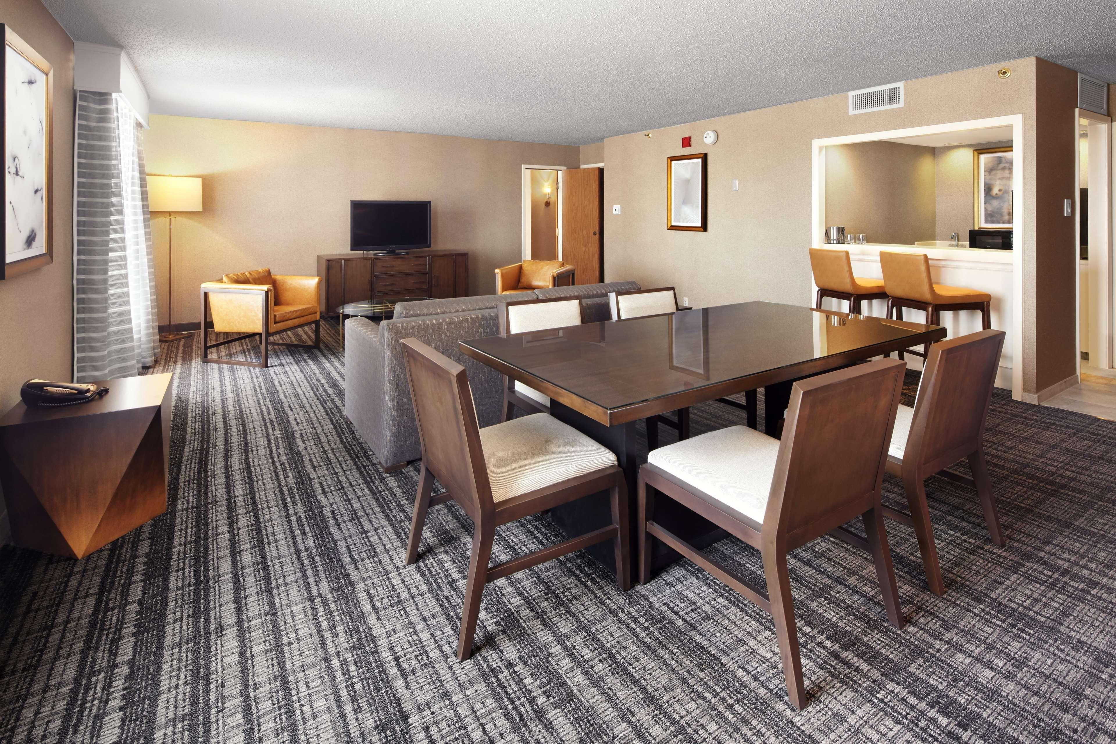 Doubletree By Hilton Dallas Near The Galleria Exterior photo